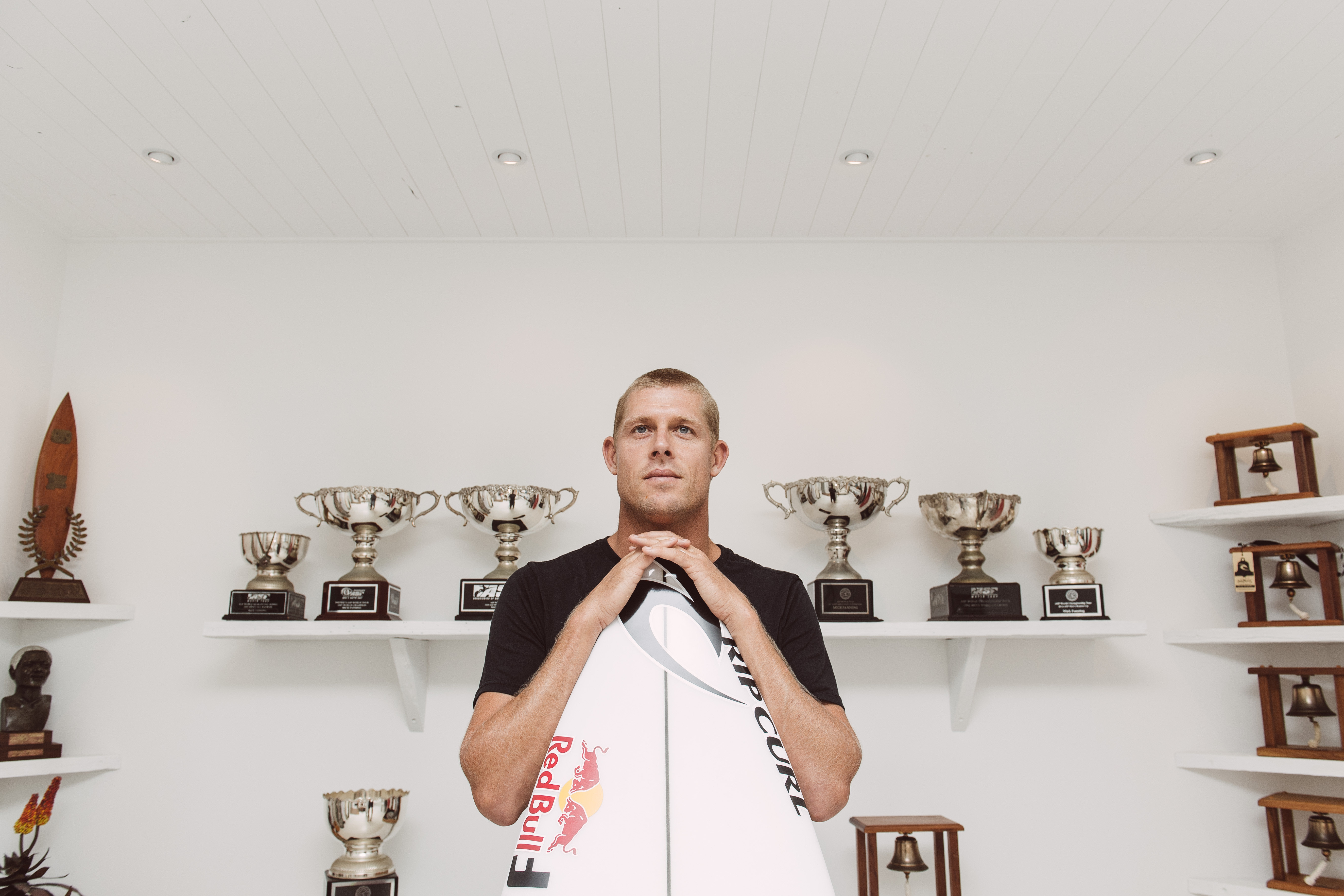 3 x world champ mick fanning announces his retirement from wsl world